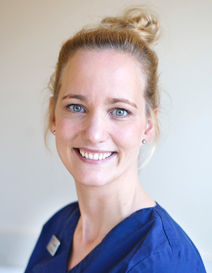 zahnarztpraxis_vreden_kovermann_lupfer_leifkes_gehlhaar_teamfoto_5 Maren Breuers